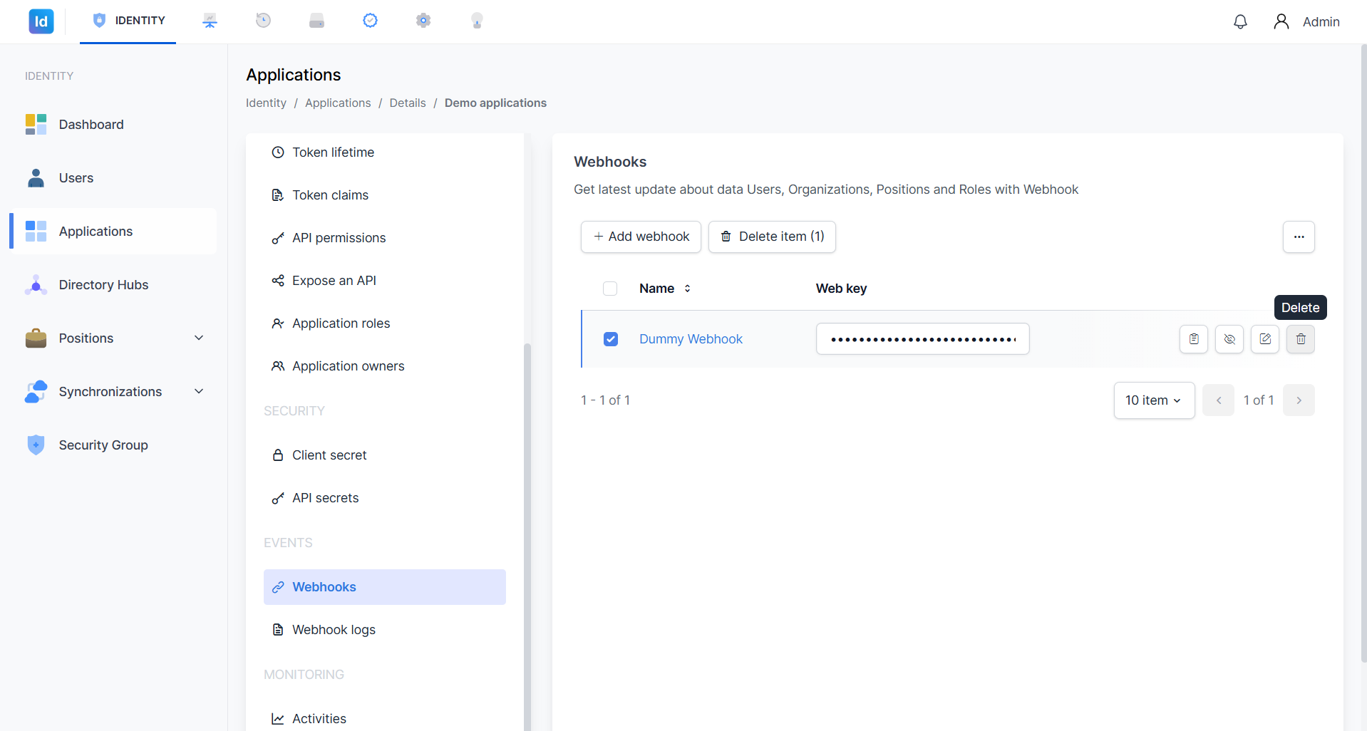 Daftar webhook dengan Dummy Webhook dalam kondisi tercentang, menampilkan tombol Delete item (1) di toolbar dan tooltip Delete pada ikon hapus